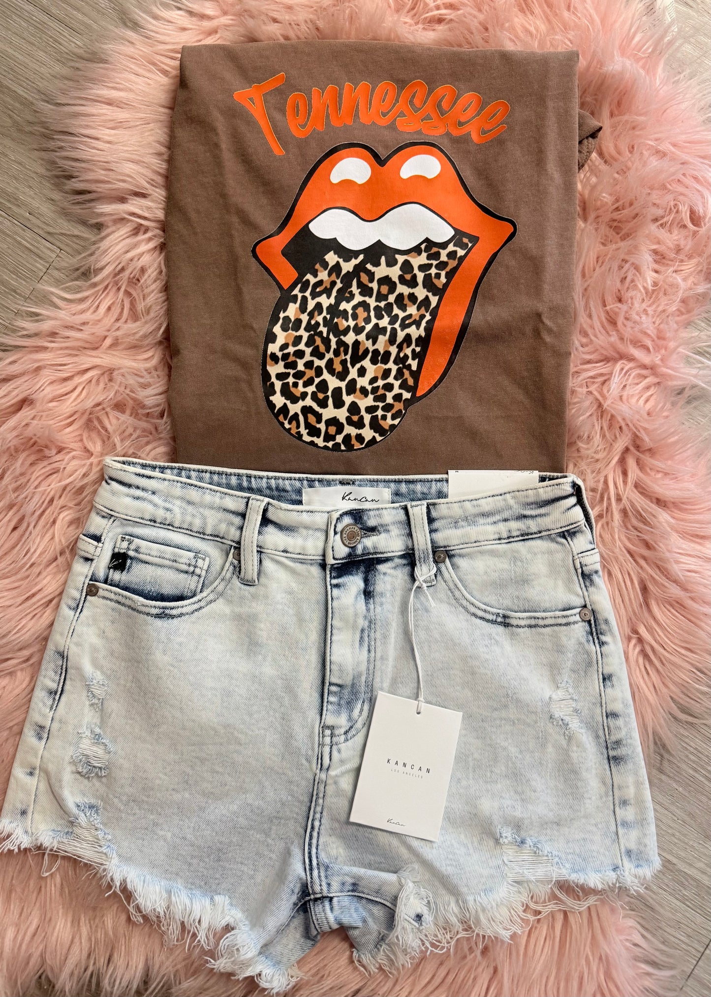 Tennessee Tongue Cheetah Tee
