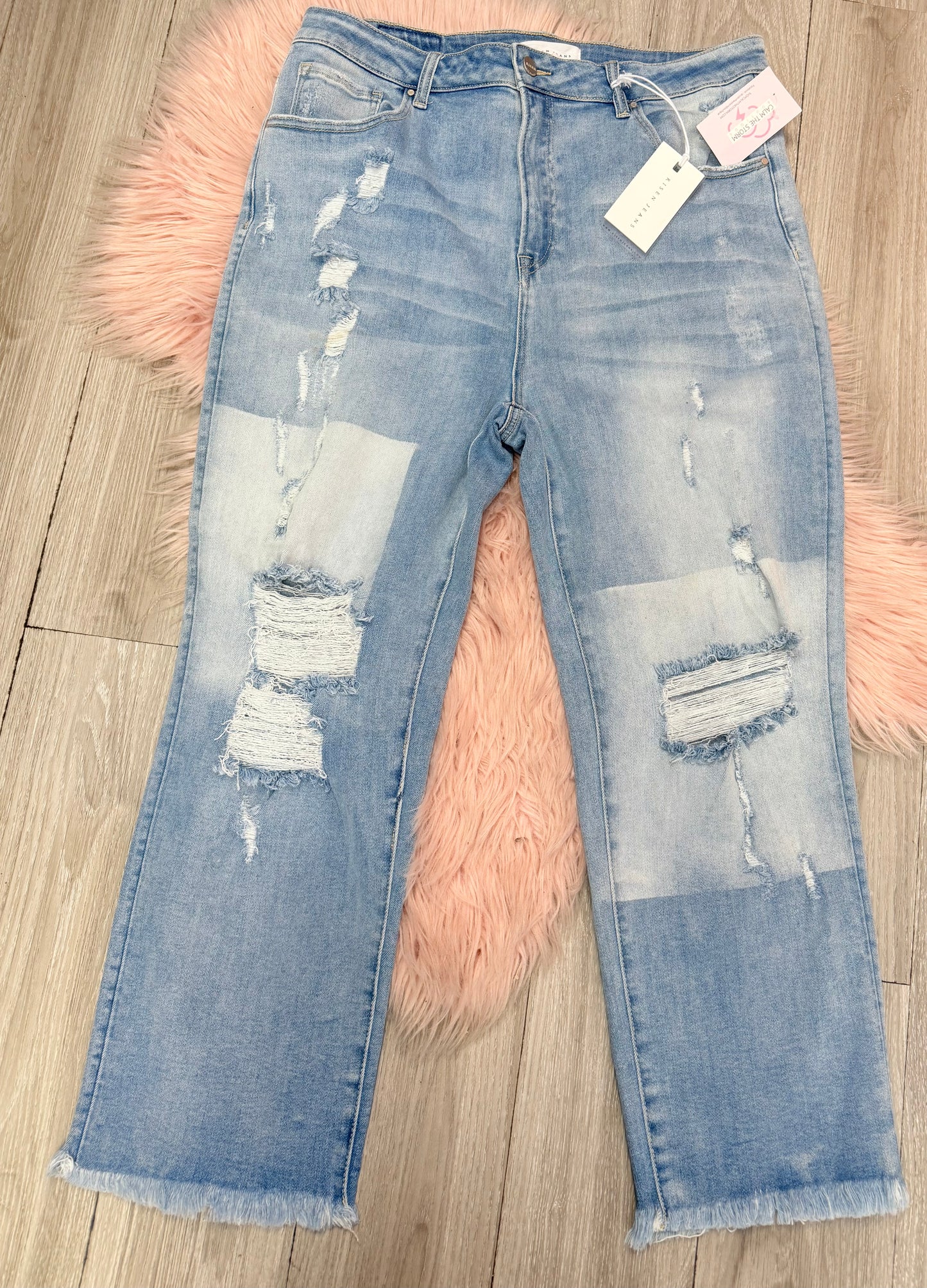 Risen Curvy Patch Jeans