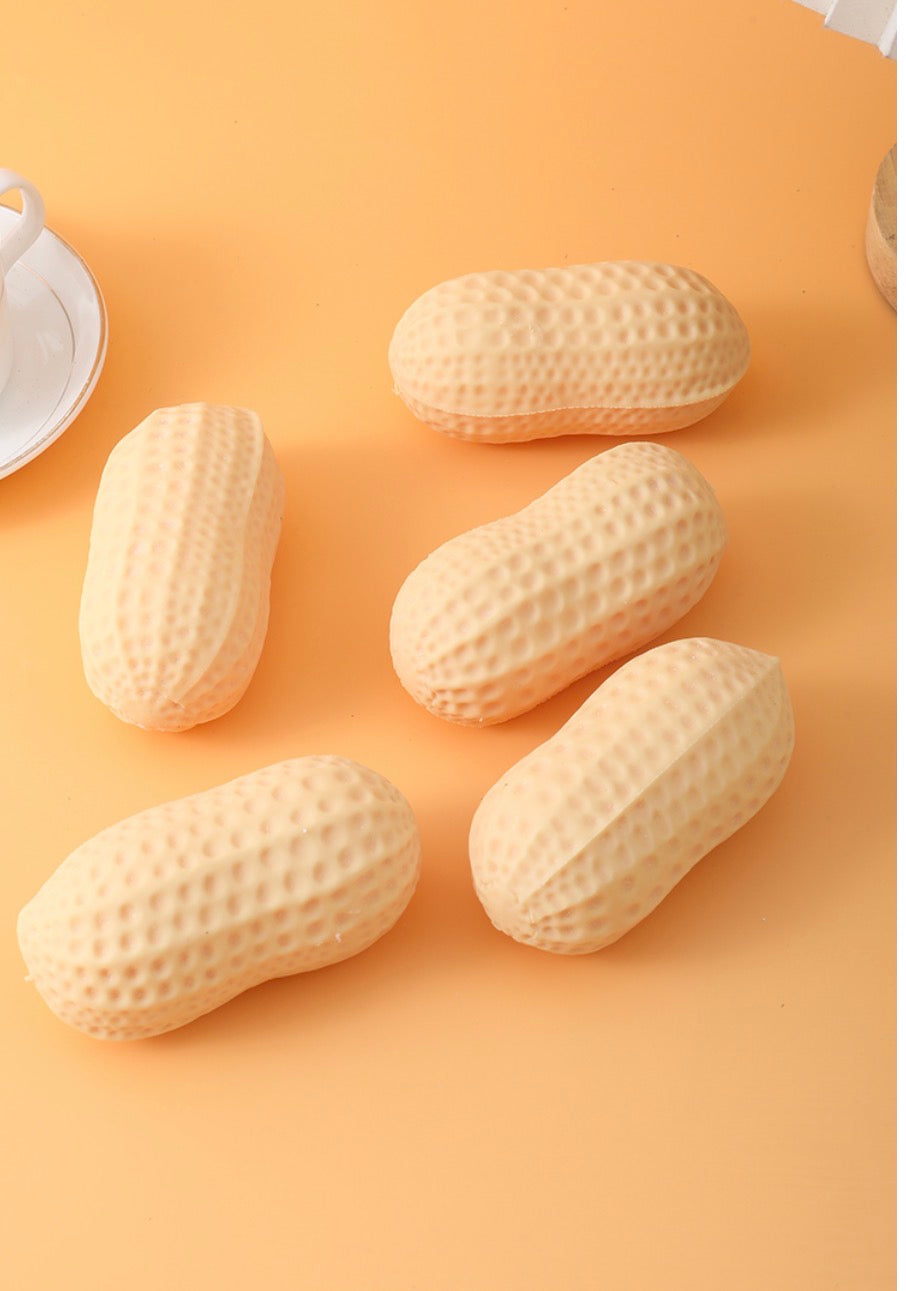JUMBO PEANUT SQUISH