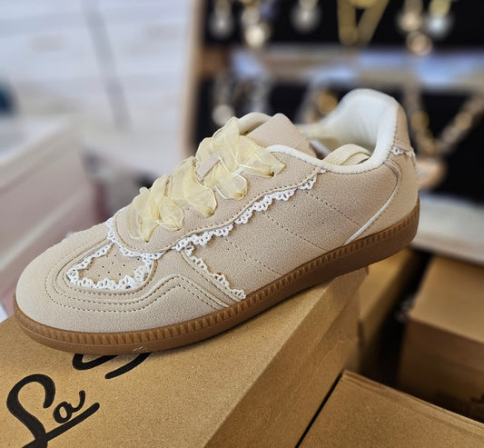 Lace Beige Tennies