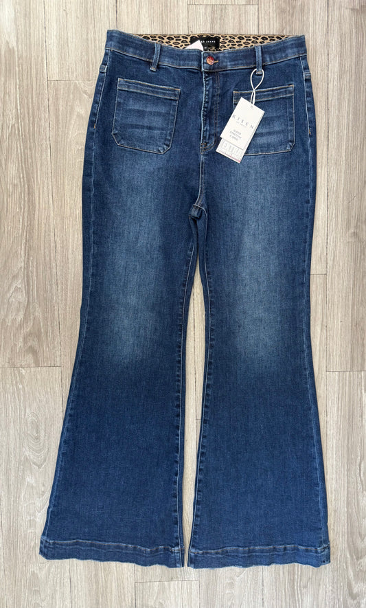 Curvy Dark Wash Flare Risen